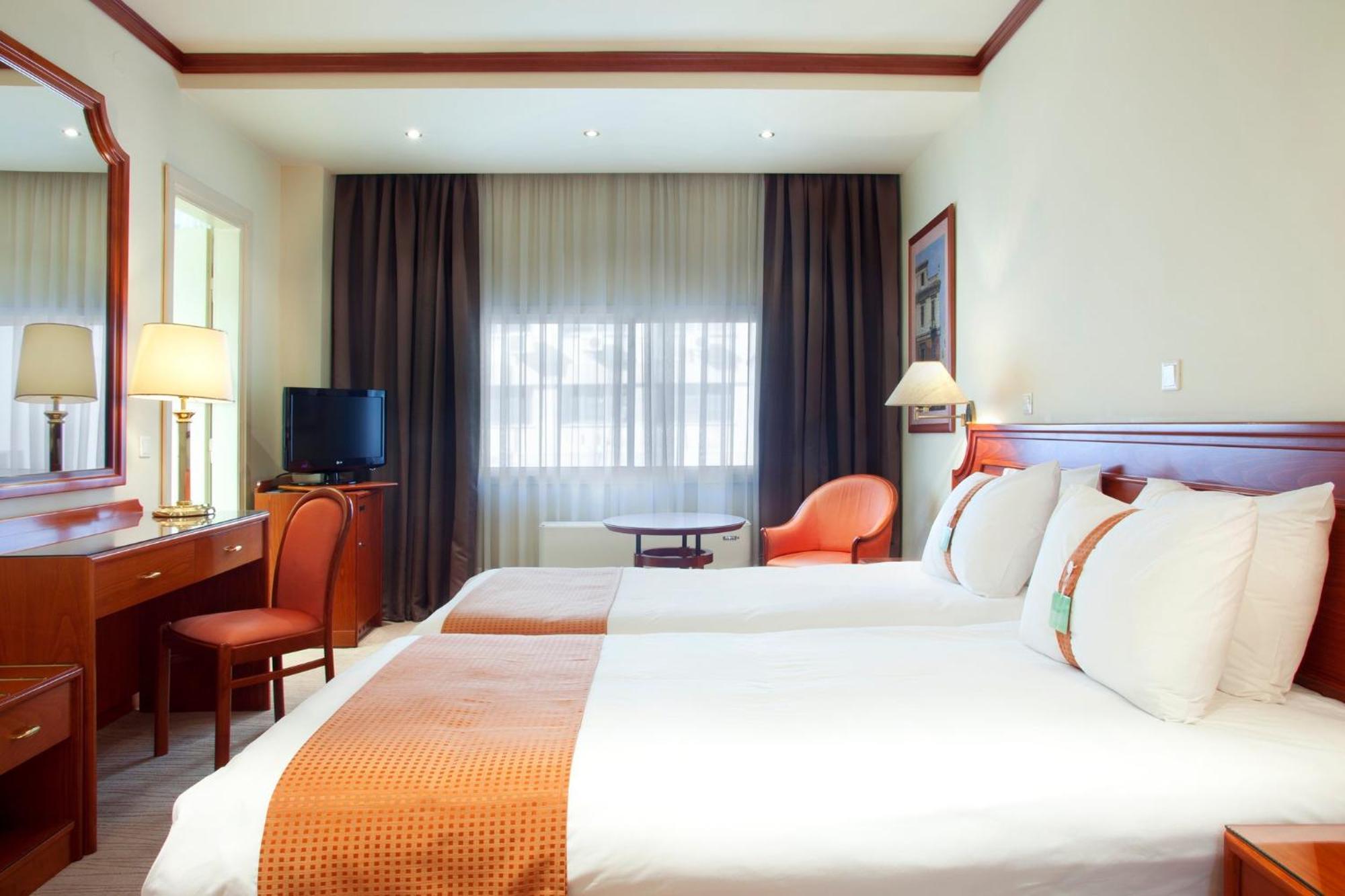 Hotel By Ihg Soluň