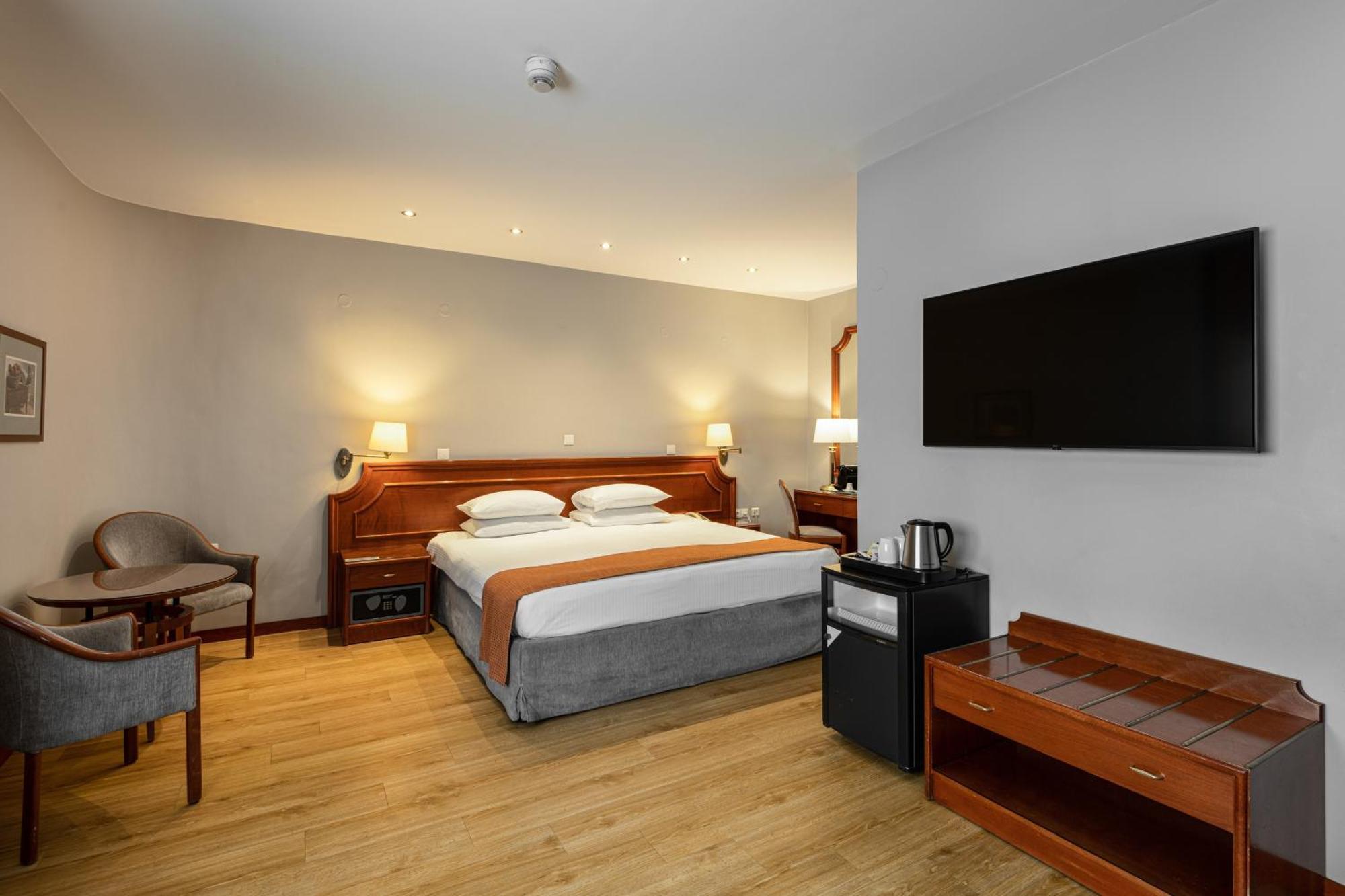 Hotel By Ihg Soluň