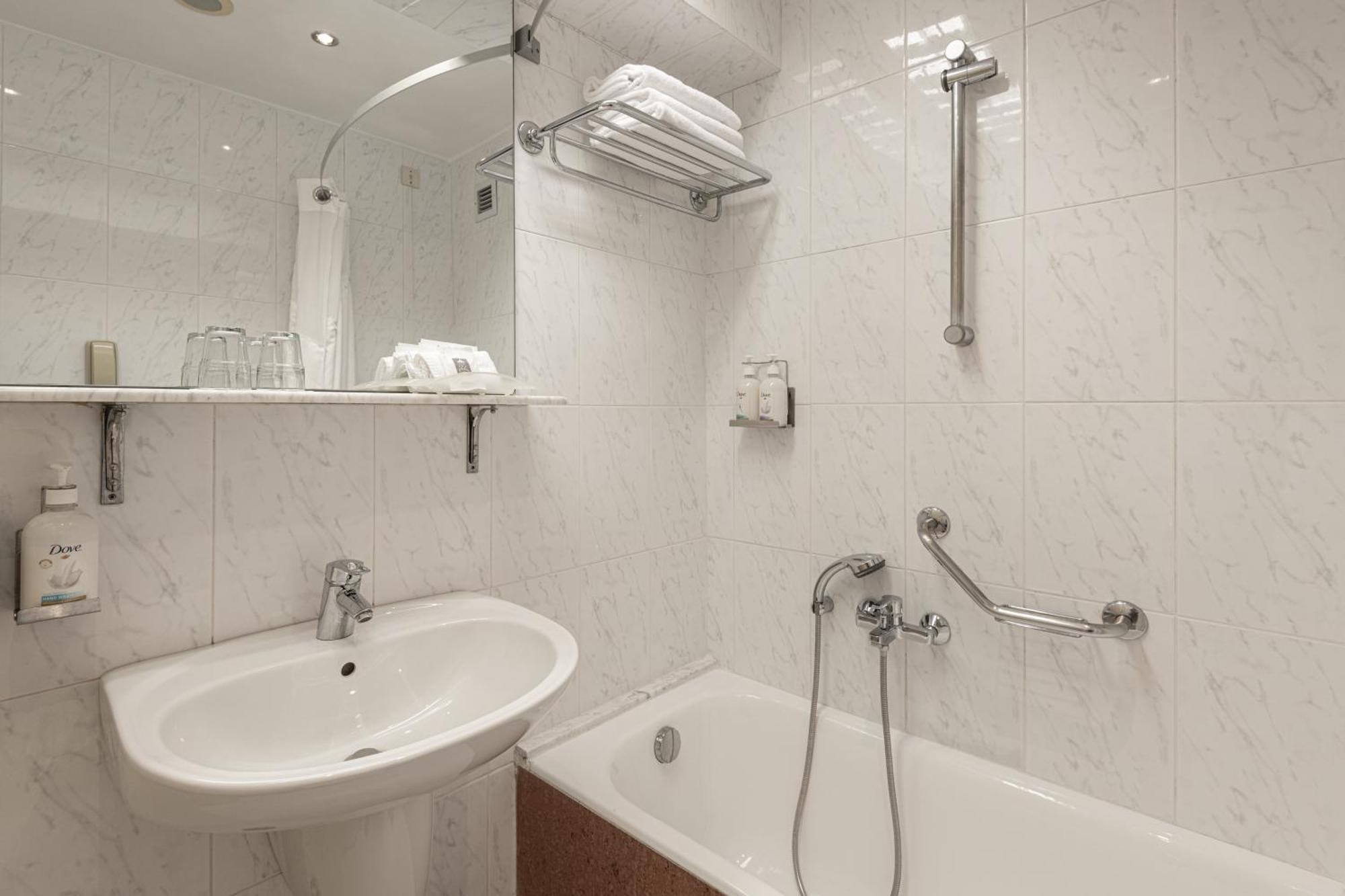 By Ihg 5*