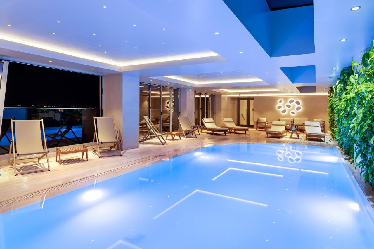 By Ihg Salonic