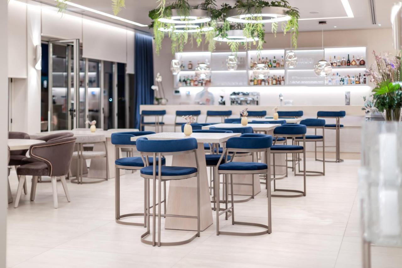 By Ihg Salonic