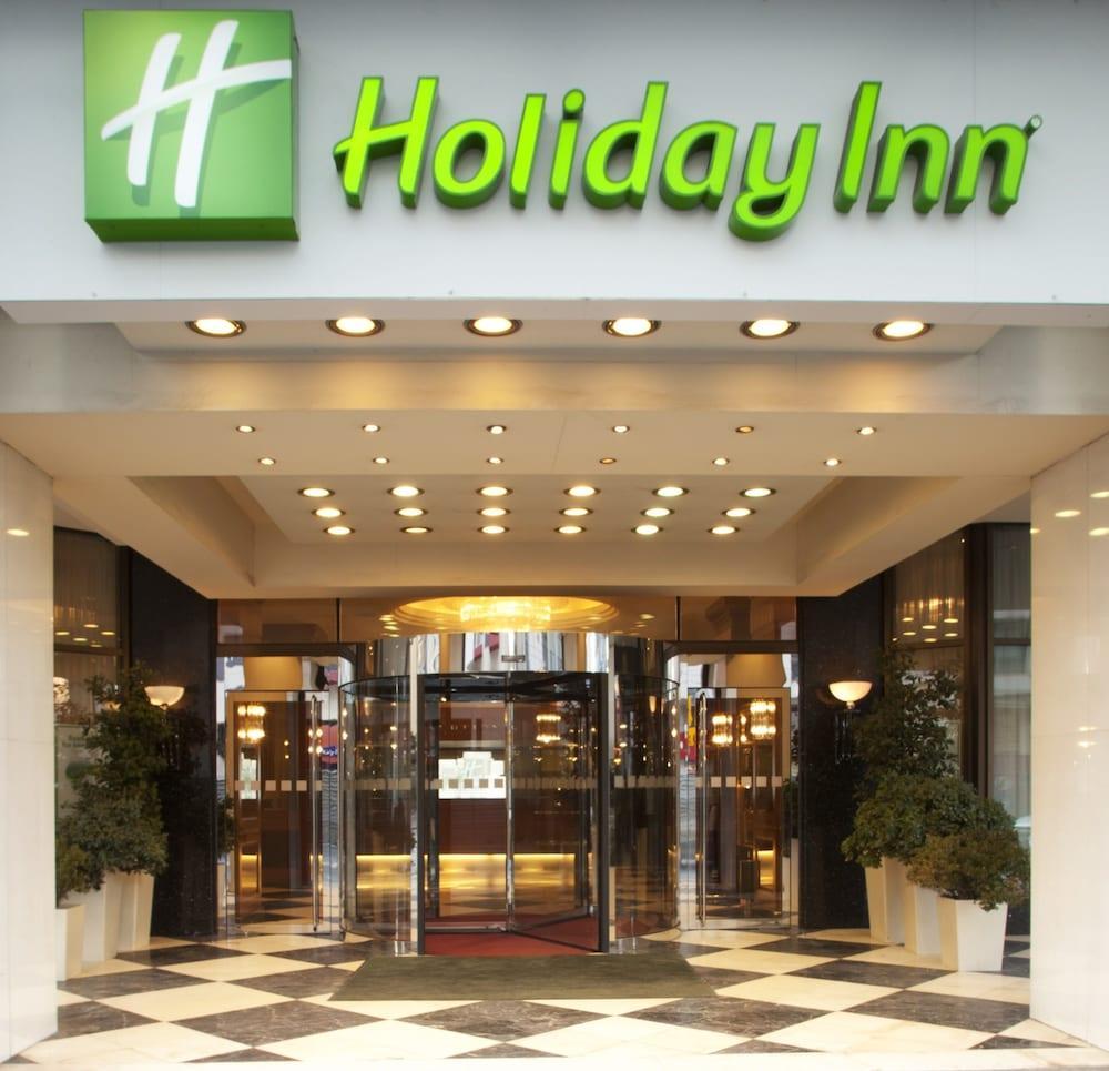 By Ihg